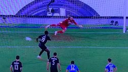 Napoli-Milan 2-2, Kessie affronta Ospina e non sbaglia su rigore | VIDEO