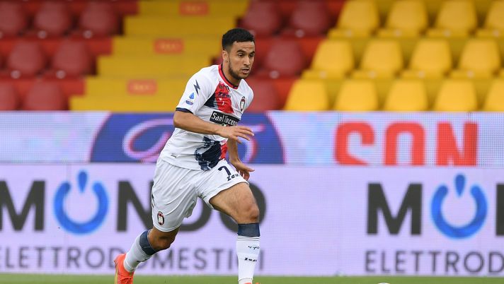 BENEVENTO, ITALY - MAY 16: Adam Ounas of Fc Crotone during the Serie A match between Benevento Calcio  and FC Crotone at Stadio Ciro Vigorito on May 16, 2021 in Benevento, Italy. (Photo by Francesco Pecoraro/Getty Images) 
