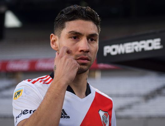 BUENOS AIRES, ARGENTINA - AUGUST 01: Gonzalo Montiel of River Plate looks on before a match between River Plate v Huracan as part of Torneo Liga Profesional 2021 at Estadio Antonio Vespucio Liberti on August 01, 2021 in Buenos Aires, Argentina. (Photo by Marcelo Endelli/Getty Images) BUENOS AIRES, ARGENTINA - AUGUST 01: Gonzalo Montiel of River Plate looks on before a match between River Plate v Huracan as part of Torneo Liga Profesional 2021 at Estadio Antonio Vespucio Liberti on August 01, 2021 in Buenos Aires, Argentina. (Photo by Marcelo Endelli/Getty Images)