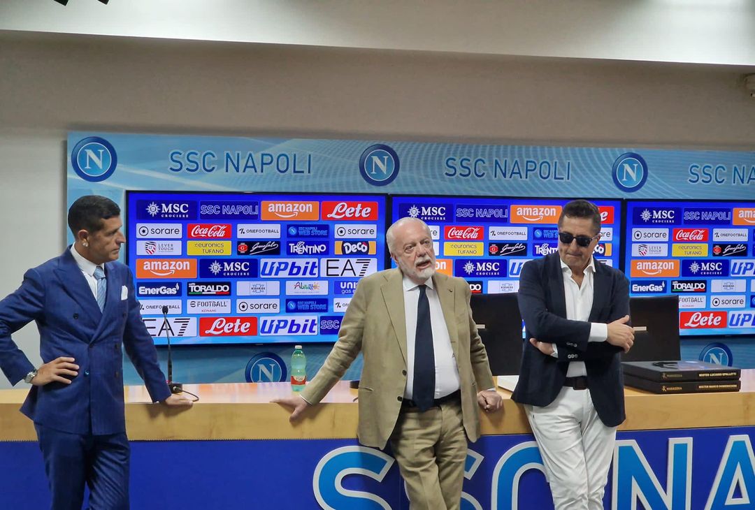 GALLERY De Laurentiis e i calciatori presenti in sala stampa per la premiazione - immagine 2