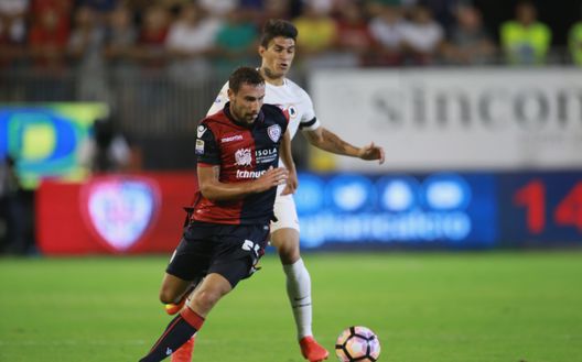 CAGLIARI, ITALY - AUGUST 28: Ionita Artur of Cagliari in action during the Serie A match between Cagliari Calcio and AS Roma at Stadio Sant'Elia on August 28, 2016 in Cagliari, Italy. (Photo by Enrico Locci/Getty Images) CAGLIARI, ITALY - AUGUST 28: Ionita Artur of Cagliari in action during the Serie A match between Cagliari Calcio and AS Roma at Stadio Sant'Elia on August 28, 2016 in Cagliari, Italy. (Photo by Enrico Locci/Getty Images)