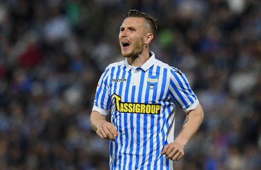  FERRARA, ITALY - APRIL 18: Jasmin Kurtic of Spal reacts during the serie A match between Spal and AC Chievo Verona at Stadio Paolo Mazza on April 18, 2018 in Ferrara, Italy. (Photo by Alessandro Sabattini/Getty Images) 