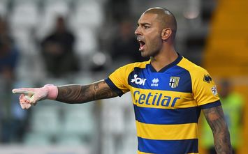  PARMA, ITALY - SEPTEMBER 30: Luigi Sepe goalkeeper of Parma Calcio gestures during the Serie A match between Parma Calcio and Empoli at Stadio Ennio Tardini on September 30, 2018 in Parma, Italy. (Photo by Alessandro Sabattini/Getty Images)