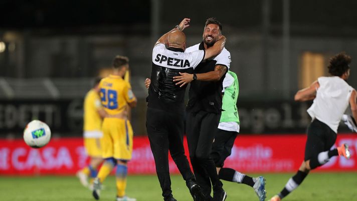LA SPEZIA, ITALY - AUGUST 20: Vincenzo Italiano (L) manager of ASC Spezia celebrates promotion to Serie A during the Serie B Playoff Final second leg match between Spezia Calcio and Frosinone Calcioon August 20, 2020 in La Spezia, Italy. (Photo by Gabriele Maltinti/Getty Images for Lega Serie B) LA SPEZIA, ITALY - AUGUST 20: Vincenzo Italiano (L) manager of ASC Spezia celebrates promotion to Serie A during the Serie B Playoff Final second leg match between Spezia Calcio and Frosinone Calcioon August 20, 2020 in La Spezia, Italy. (Photo by Gabriele Maltinti/Getty Images for Lega Serie B)