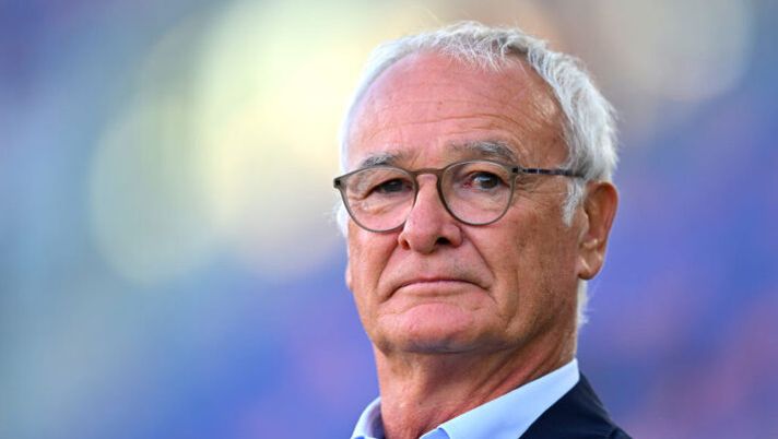 BOLOGNA, ITALY - SEPTEMBER 02: Claudio Ranieri, Head Coach of Cagliari Calcio looks on prior to the Serie A TIM match between Bologna FC and Cagliari Calcio at Stadio Renato Dall'Ara on September 02, 2023 in Bologna, Italy. (Photo by Alessandro Sabattini/Getty Images) Ranieri: “La decisione in porta tra Radunovic e Scuffet! Come sta Luvumbo, quando torna Lapadula” - immagine 1