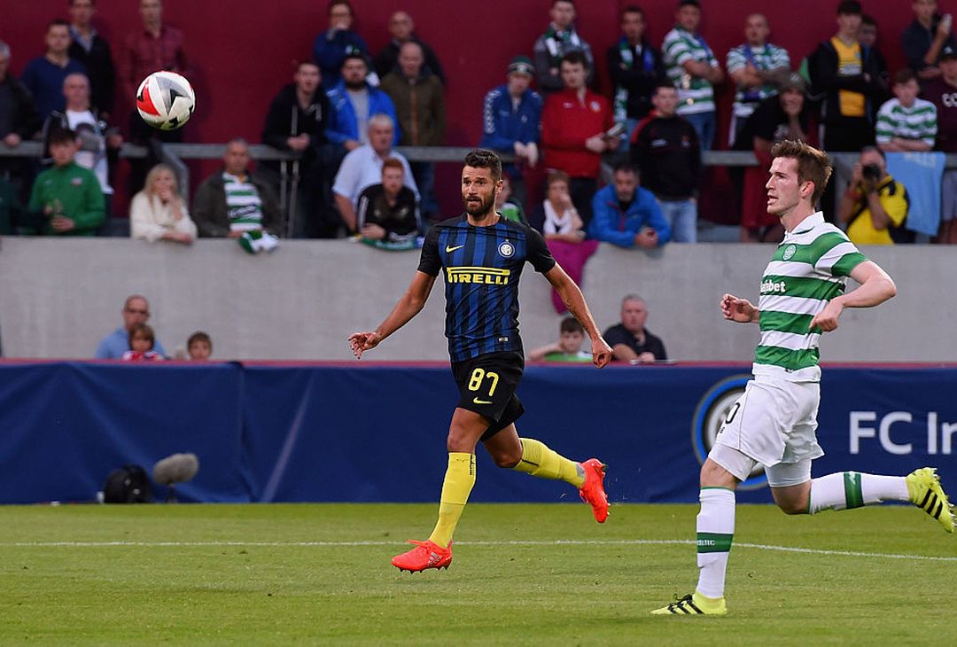  LIMERICK, IRELAND - AUGUST 13:  Antonio Candreva  of FC Internazionale scores the second goal during the International Champions Cup match between FC Internazionale Milano and Glasgow Celtic at Thomond Park on August 13, 2016 in Limerick, Ireland.  (Photo by Claudio Villa - Inter/Inter via Getty Images) 