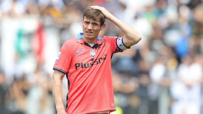 LA SPEZIA, ITALY - MAY 08: Marten De Roon of Atalanta BC reacts during the Serie A match between Spezia Calcio and Atalanta BC at Stadio Alberto Picco on May 8, 2022 in La Spezia, Italy.  (Photo by Gabriele Maltinti/Getty Images)  LIVE – Tutti gli assist di giornata: la scelta e la spiegazione su de Roon, +1 a Banda - immagine 1