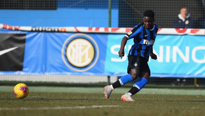 Il papà di Gnonto: “È interista, sogna di tornare. Dispiaciuto quando è andato via” Il papà di Gnonto: “È interista, sogna di tornare. Dispiaciuto quando è andato via” - immagine 1