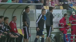 VIDEO / Incredibile: in Příbram-Slavia Praga l’arbitro è ubriaco. Lo portano via