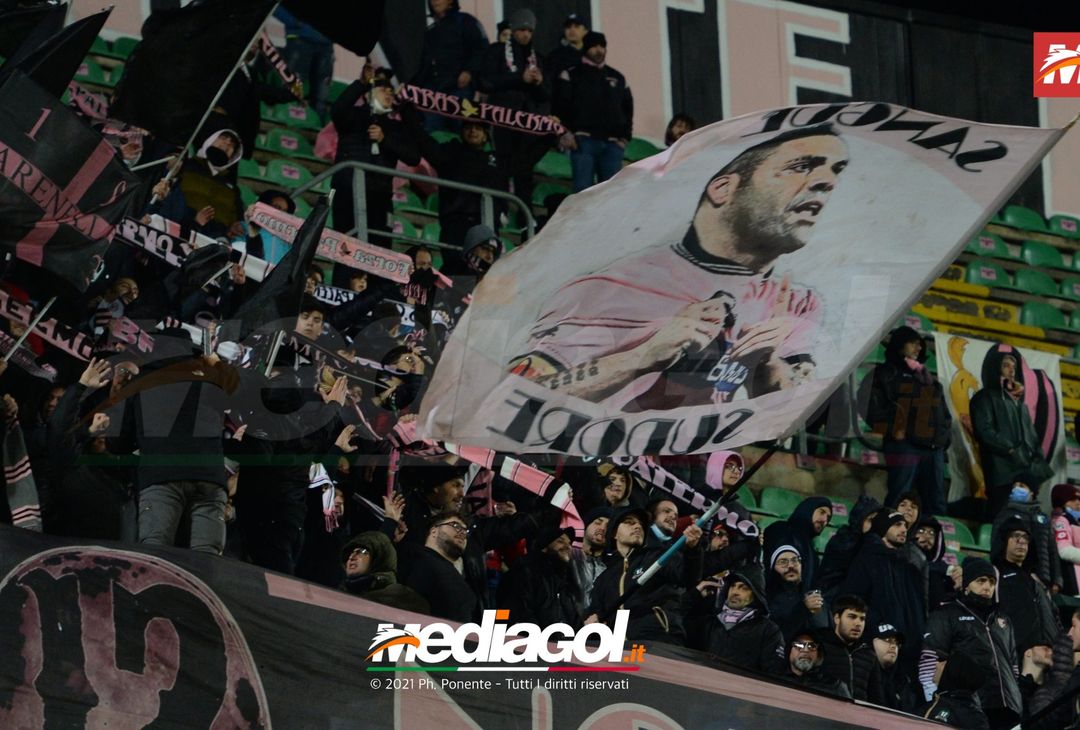 FOTO, i tifosi allo stadio per Palermo – Monopoli 2-1 (Gallery) - immagine 20