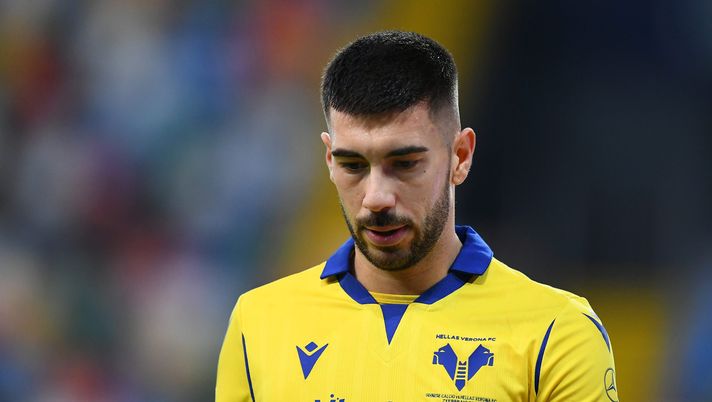 UDINE, ITALY - FEBRUARY 07: Mattia Zaccagni of Verona looks on during the Serie A match between Udinese Calcio and Hellas Verona FC at Dacia Arena on February 07, 2021 in Udine, Italy. Sporting stadiums around Italy remain under strict restrictions due to the Coronavirus Pandemic as Government social distancing laws prohibit fans inside venues resulting in games being played behind closed doors. (Photo by Alessandro Sabattini/Getty Images) 