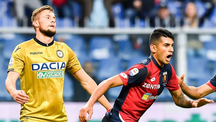 GENOA, ITALY - OCTOBER 28: Cristian Romero of Genoa (R) celebrates after scoring a goal during the Serie A match between Genoa CFC and Udinese at Stadio Luigi Ferraris on October 28, 2018 in Genoa, Italy. (Photo by Paolo Rattini/Getty Images) GENOA, ITALY - OCTOBER 28: Cristian Romero of Genoa (R) celebrates after scoring a goal during the Serie A match between Genoa CFC and Udinese at Stadio Luigi Ferraris on October 28, 2018 in Genoa, Italy. (Photo by Paolo Rattini/Getty Images)