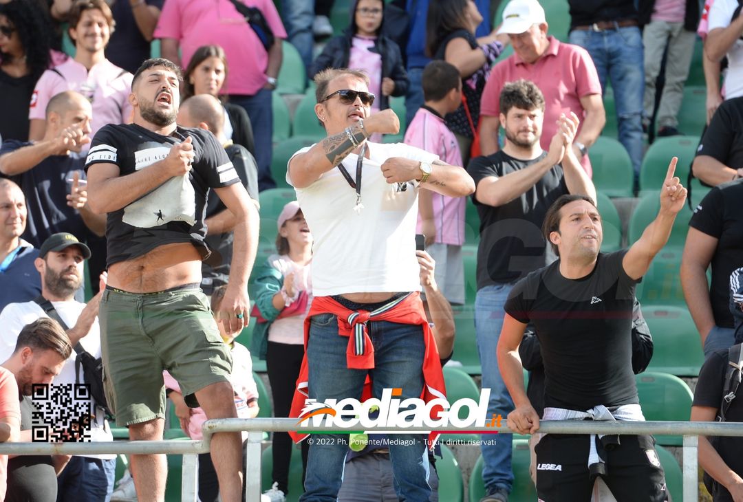 FOTOTIFO Palermo-Sudtirol 0-1, i tifosi allo Stadio “Renzo Barbera” (GALLERY) - immagine 19