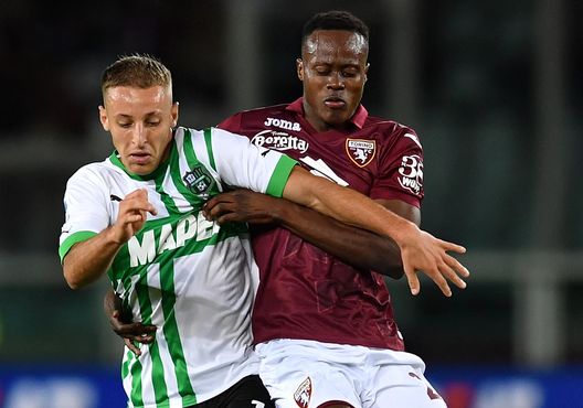 TURIN, ITALY - SEPTEMBER 17: Demba Seck of Torino FC competes with Davide Frattesi of US Sassuolo during the Serie A match between Torino FC and US Sassuolo at Stadio Olimpico di Torino on September 17, 2022 in Turin, Italy. (Photo by Valerio Pennicino/Getty Images) Torino, il pagellone di metà stagione: Seck 5.5, non riesce mai ad incidere- immagine 2
