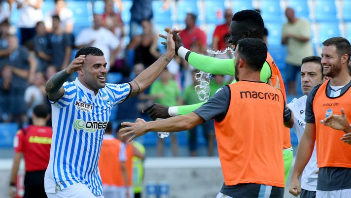 FERRARA, ITALY - SEPTEMBER 15: Andrea Petagna of Spal celebrate a frist gol with his team mates during the Serie A match between SPAL and SS Lazio at Stadio Paolo Mazza on September 15, 2019 in Ferrara, Italy. (Photo by Marco Rosi/Getty Images) FERRARA, ITALY - SEPTEMBER 15: Andrea Petagna of Spal celebrate a frist gol with his team mates during the Serie A match between SPAL and SS Lazio at Stadio Paolo Mazza on September 15, 2019 in Ferrara, Italy. (Photo by Marco Rosi/Getty Images)