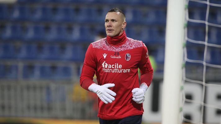 CAGLIARI, ITALY - JANUARY 11: Lukas Skorupski of Bologna in action during the Serie A match between Cagliari Calcio v Bologna FC at Sardegna Arena on January 11, 2022 in Cagliari, Italy. (Photo by Enrico Locci/Getty Images) Gazzetta – Skorupski pronto al rinnovo per due anni - immagine 1