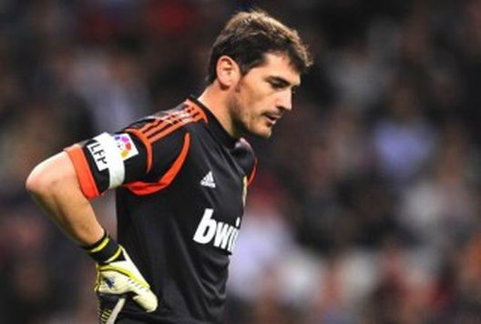 Iker Casillas (Fonte foto: www.calcionline.com) Iker Casillas (Fonte foto: www.calcionline.com)