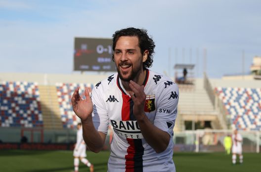 CROTONE, ITALY - JANUARY 31: Mattia Destro of Genoa celebrates after scoring his team's opening goal during the Serie A match between FC Crotone and Genoa CFC at Stadio Comunale Ezio Scida on January 31, 2021 in Crotone, Italy. (Photo by Maurizio Lagana/Getty Images) CROTONE, ITALY - JANUARY 31: Mattia Destro of Genoa celebrates after scoring his team's opening goal during the Serie A match between FC Crotone and Genoa CFC at Stadio Comunale Ezio Scida on January 31, 2021 in Crotone, Italy. (Photo by Maurizio Lagana/Getty Images)