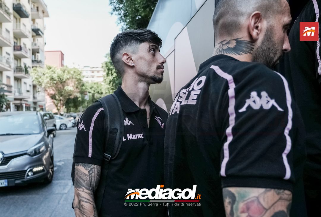 FOTO RITIRO PALERMO, Elia e le prime immagini da calciatore rosanero (Gallery) - immagine 13