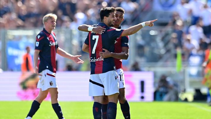 BOLOGNA, ITALY - OCTOBER 01: Riccardo Orsolini of Bologna FC celebrates after scoring his team's second goal with Dan Ndoye of Bologna FC during the Serie A TIM match between Bologna FC and Empoli FC at Stadio Renato Dall'Ara on October 01, 2023 in Bologna, Italy. (Photo by Alessandro Sabattini/Getty Images) Serie A, Bologna-Salernitana 3-0: i rossoblù a 2 punti dalla Juventus - immagine 1