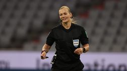 La denuncia dell’arbitro Bibiana Steinhaus: “Solo uomini ai vertici del calcio tedesco”
