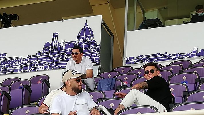 FOTO VN – Burdisso con la “banda” dei sudamericani al Franchi FOTO VN – Burdisso con la “banda” dei sudamericani al Franchi