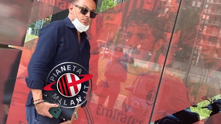 L'agente Enzo Buongiovanni ha incontrato la dirigenza rossonera a Casa Milan | (credits: pianetamilan) 