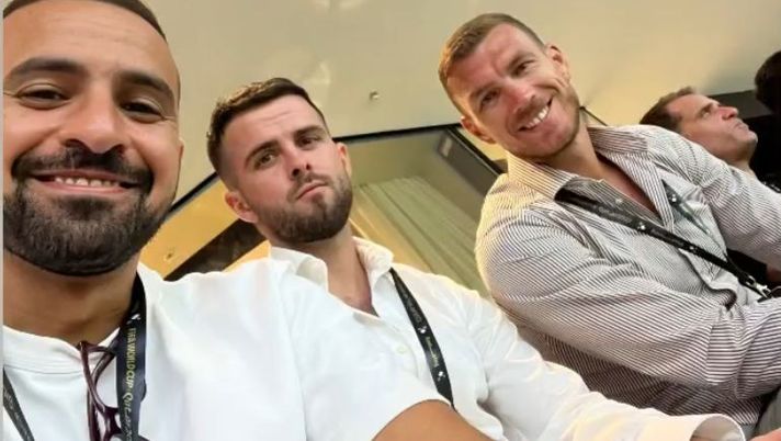 Spagna-Germania, reunion giallorossa in Qatar: Dzeko e Pjanic insieme allo stadio Spagna-Germania, reunion giallorossa in Qatar: Dzeko e Pjanic insieme allo stadio - immagine 1