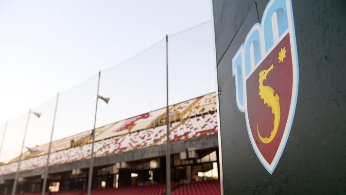 SALERNO, ITALY - NOVEMBER 30: A general view of Stadio Arechi before the Serie B match between US Salernitana and Ascoli Calcio on November 30, 2019 in Salerno, Italy. (Photo by Francesco Pecoraro/Getty Images for Lega B) Salernitana-Napoli, derby ad “alto rischio”: divieto di trasferta e rincaro dei biglietti - immagine 1