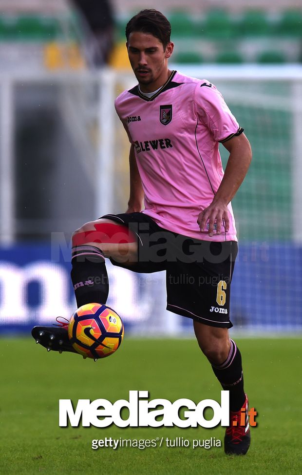 PALERMO, ITALY - NOVEMBER 30:  Edoardo Goldaniga of Palermo in action during the TIM Cup match between US Citta di Palermo and AC Spezia at Stadio Renzo Barbera on November 30, 2016 in Palermo, Italy.  (Photo by Tullio M. Puglia/Getty Images) 