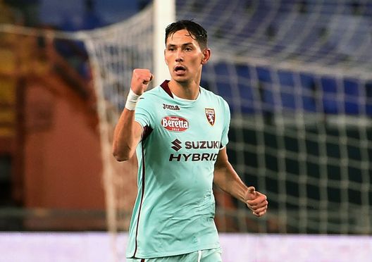 GENOA, ITALY - NOVEMBER 04: Sasa Lukic of Torino FC celebrates his first score during the Serie A match between Genoa CFC and Torino FC at Stadio Luigi Ferraris on November 4, 2020 in Genoa, Italy. (Photo by Paolo Rattini/Getty Images) GENOA, ITALY - NOVEMBER 04: Sasa Lukic of Torino FC celebrates his first score during the Serie A match between Genoa CFC and Torino FC at Stadio Luigi Ferraris on November 4, 2020 in Genoa, Italy. (Photo by Paolo Rattini/Getty Images)