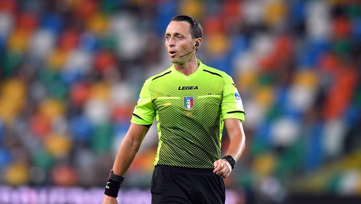 UDINE, ITALY - OCTOBER 03: Referee Rosario Abisso looks on during the Serie A match between Udinese Calcio and AS Roma at Dacia Arena on October 03, 2020 in Udine, Italy. (Photo by Alessandro Sabattini/Getty Images) 