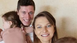 Lewandowski, foto di famiglia e auguri di Pasqua: “Prendetevi cura dei vostri cari”