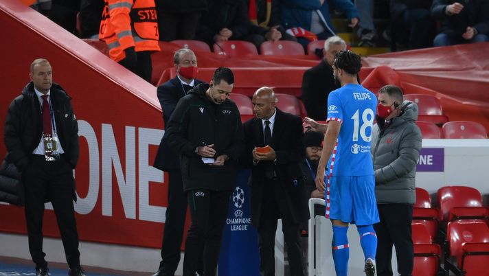 LIVERPOOL, ENGLAND - NOVEMBER 03: Felipe of Atletico Madrid leaves the pitch following being shown a red card by Match Referee, Danny Makkelie (not pictured) during the UEFA Champions League group B match between Liverpool FC and Atletico Madrid at Anfield on November 03, 2021 in Liverpool, England. (Photo by Laurence Griffiths/Getty Images) Felipe Atletico Madrid