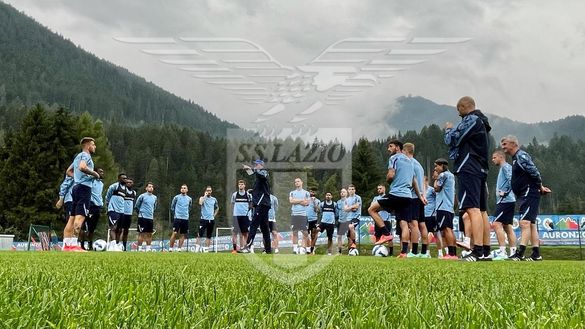 Inizia l'allenamento pomeridiano della Lazio Inizia l'allenamento pomeridiano della Lazio