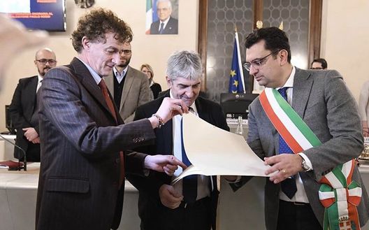 Il momento della consegna 