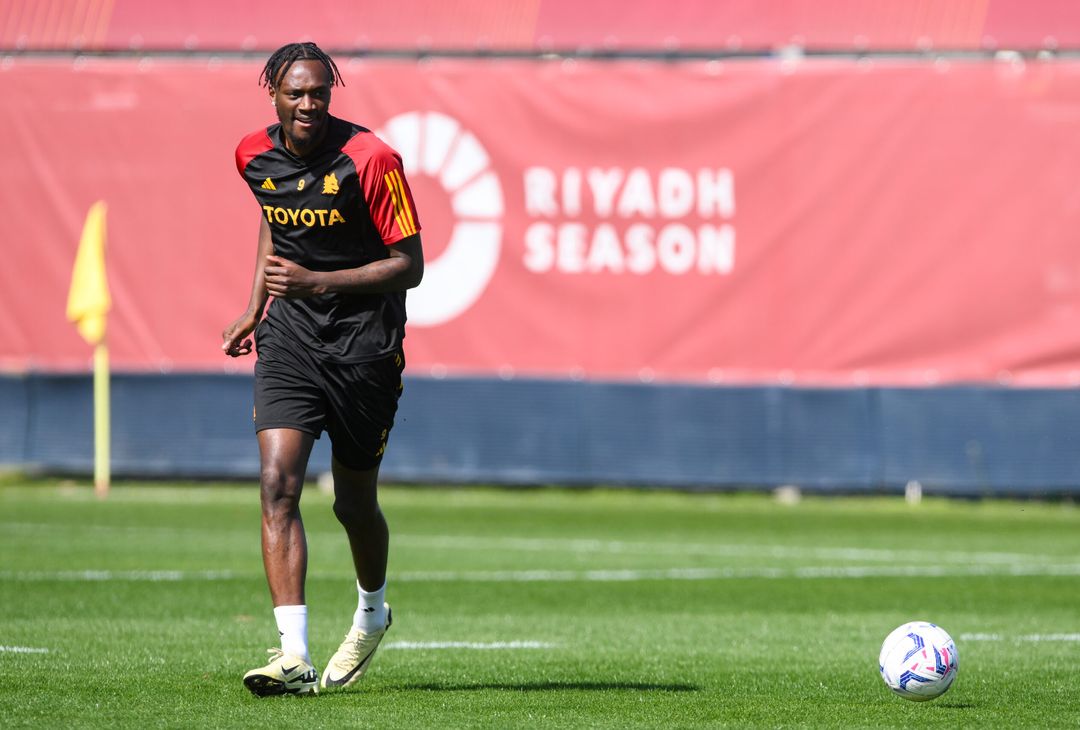 Trigoria, l’allenamento senza i nazionali: Abraham ancora in gruppo – FOTOGALLERY- immagine 1
