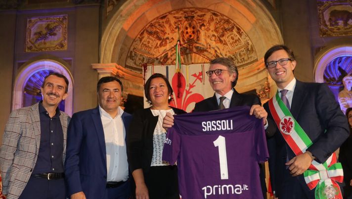 Foto Twitter ACF Fiorentina - 19/10/2019 Jacobelli ricorda Sassoli: “Il viola che affondò la Superlega” - immagine 1