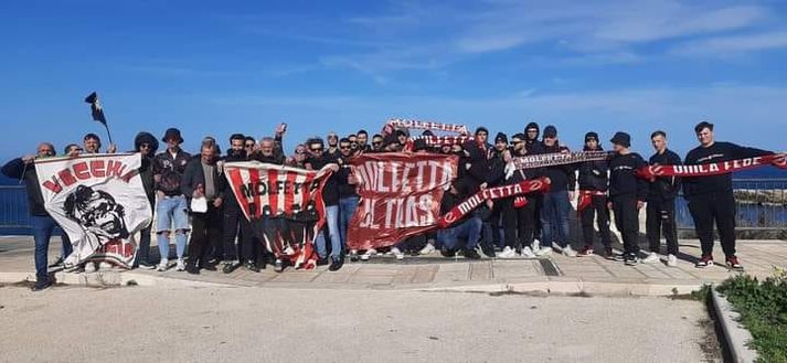 Molfetta, c’è il derby ma non i tifosi: solo 19 biglietti venduti, la protesta “Non sudate la maglia”- immagine 2