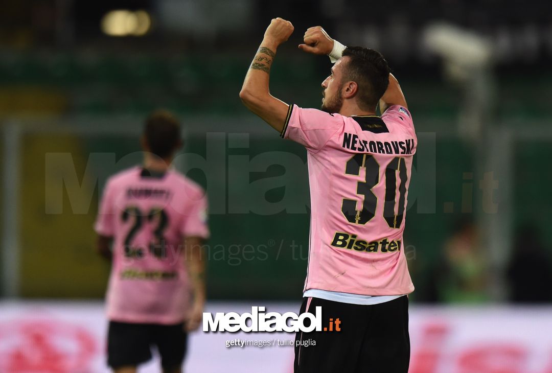  PALERMO, ITALY - MAY 28:  Ilija Nestorovski of Palermo celebrates after scoring the opening goal during the Serie A match between US Citta di Palermo and Empoli FC at Stadio Renzo Barbera on May 28, 2017 in Palermo, Italy.  (Photo by Tullio M. Puglia/Getty Images) 