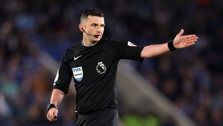 Roma-Leverkusen, arbitra Oliver. Ecco i precedenti dell’inglese con le italiane - immagine 1