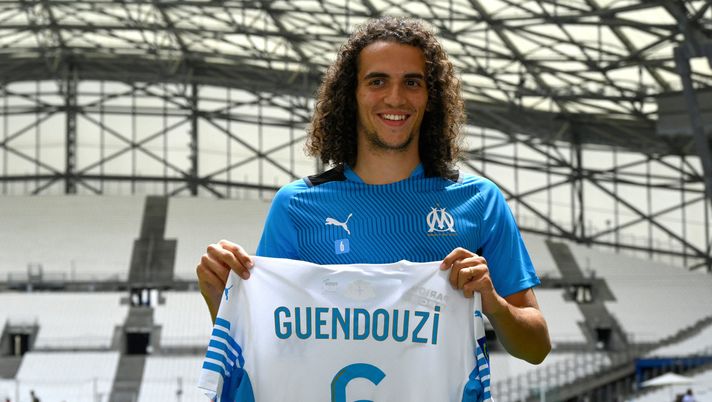 Caos Marsiglia, contestazione verso Balerdi: Guendouzi affronta un tifoso - immagine 1