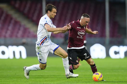 SALERNO, ITALY - NOVEMBER 21: Franck Ribery of US Salernitana vies with Albin Ekdal of UC Sampdoria during the Serie A match between US Salernitana and UC Sampdoria at Stadio Arechi on November 21, 2021 in Salerno, Italy. (Photo by Francesco Pecoraro/Getty Images) SALERNO, ITALY - NOVEMBER 21: Franck Ribery of US Salernitana vies with Albin Ekdal of UC Sampdoria during the Serie A match between US Salernitana and UC Sampdoria at Stadio Arechi on November 21, 2021 in Salerno, Italy. (Photo by Francesco Pecoraro/Getty Images)