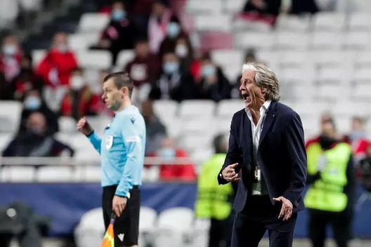 Il Flamengo non ha voluto aspettare il derby portoghese: Jesus out, tutto su Paulo Sousa- immagine 2