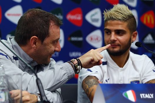JERUSALEM, ISRAEL - JUNE 17: Head coach Devis Mangia (L) and Lorenzo Insigne of Italy attend an Italy U21 press conference at Teddy Stadium ahead of their UEFA European U21 Championship final match against Spain on June 17, 2013 in Jerusalem, Israel. (Photo by Alex Grimm/Getty Images) Devis Mangia, che combini? CT sospeso da Malta: “Violate le nostre politiche”- immagine 2