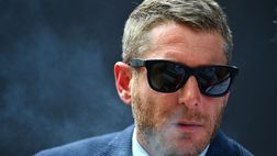Oggi – Disavventura in centro a Milano per Lapo Elkann. Distrutta la portiera della Ferrari