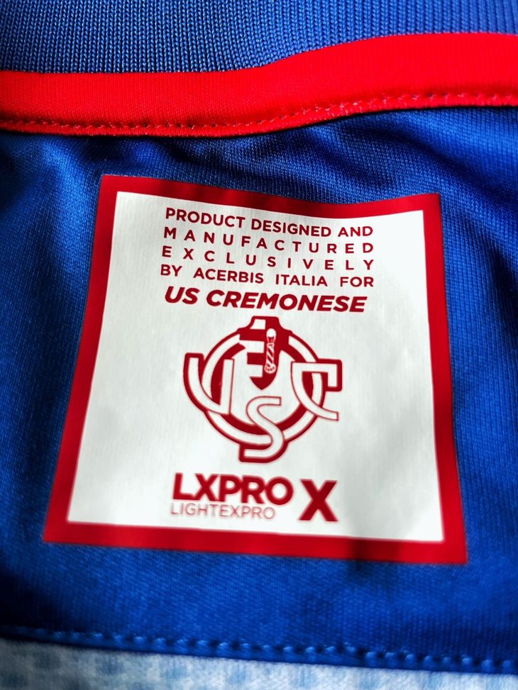 Terza maglia Cremonese: entrano in scena il blu e le…righe oblique…- immagine 4