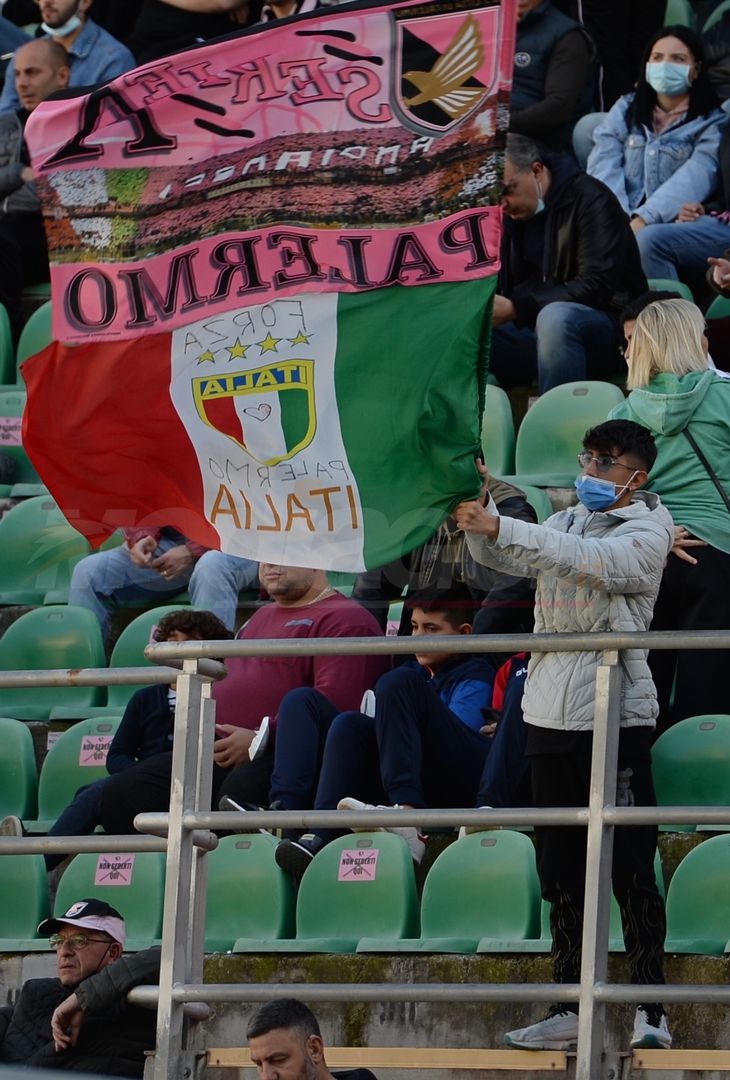 FOTO, i tifosi allo stadio per Palermo – Potenza 2-0 (Gallery) - immagine 3