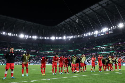 (Photo by Elsa/Getty Images) Qatar 2022, Uruguay e Corea del Sud non si fanno male: pari a reti bianche- immagine 2