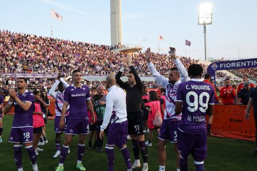 GERMOGLI PH: 27 MAGGIO 2023 FIRENZE STADIO ARTEMIO FRANCHI CAMPIONATO SERIE A FIORENTINA VS ROMANELLA FOTO FESTA FINALE ESULTANZA Rocio: “Fiorentina stanca, ma contro la Roma ha dato una dimostrazione”- immagine 2